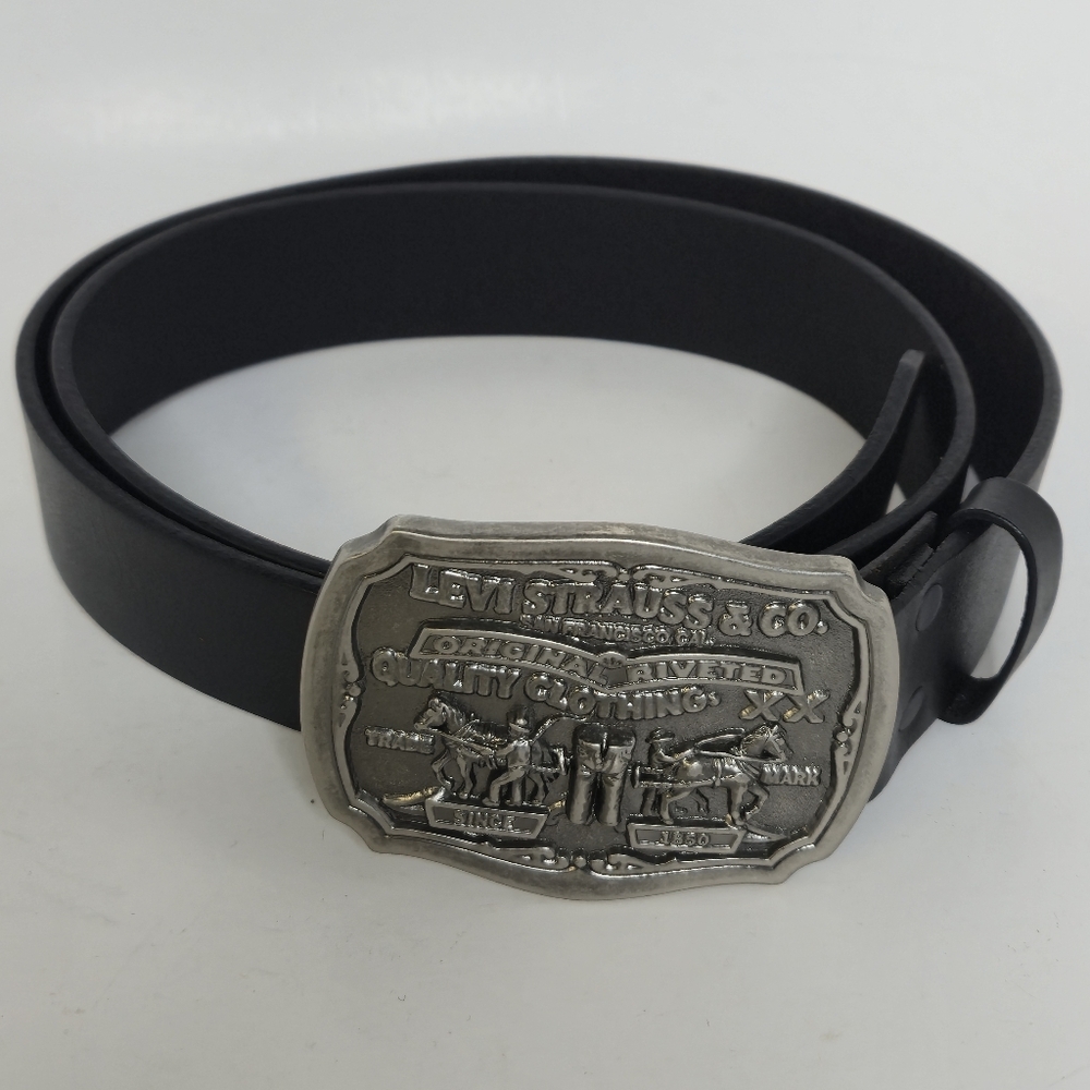 Levi's Men's Black Leather Belt And Metal Two Horse Brand Buckle Size 40/100